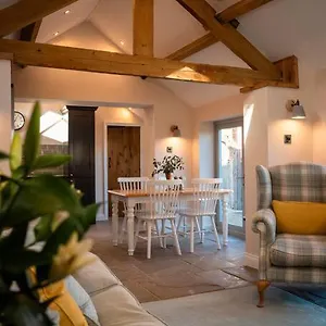 Holiday home The Stables, Converted Barn Outside, York