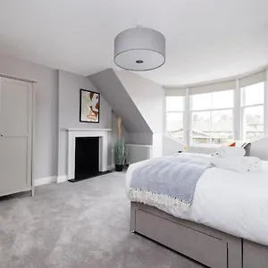 Dragon - Centre Castle View 1 Bed , Edinburgh United Kingdom